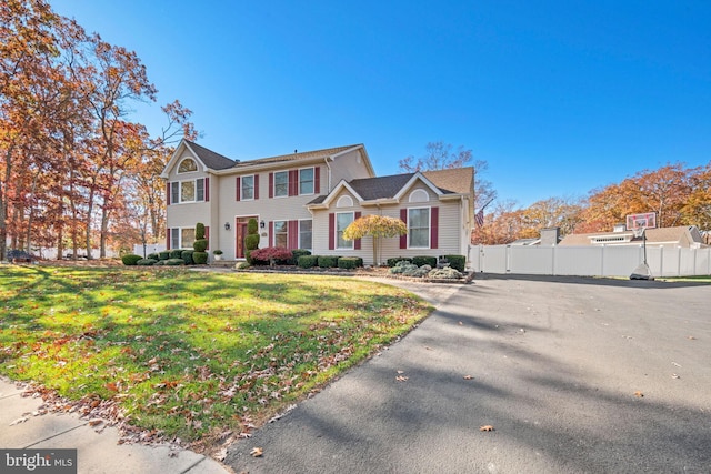 view of front of house with a front lawn