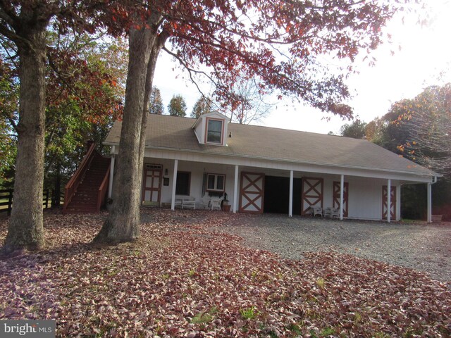 view of front of house featuring a porch