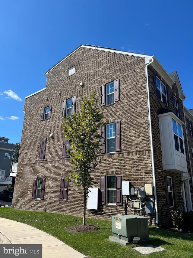 view of building exterior