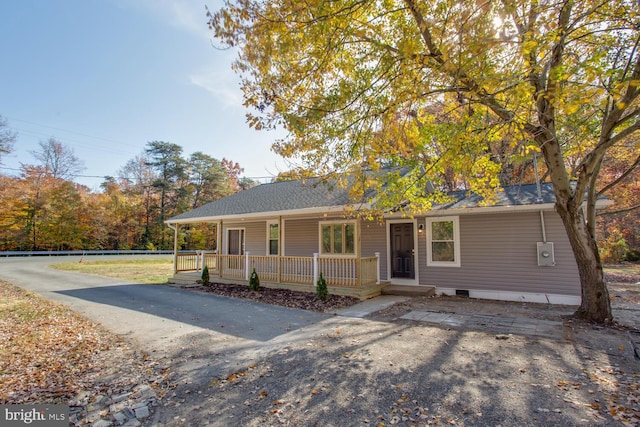 view of front of house with covered porch