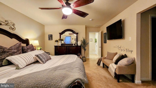 bedroom with ceiling fan