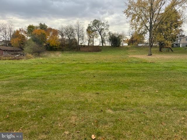 Listing photo 2 for 6030 Restview Dr Lot B, Harrisburg PA 17112