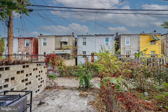 1341 Sargeant St, Baltimore, MD 21223 - rear view of property with fence