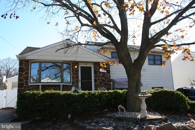 view of front of property