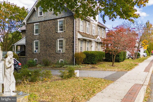 view of side of home