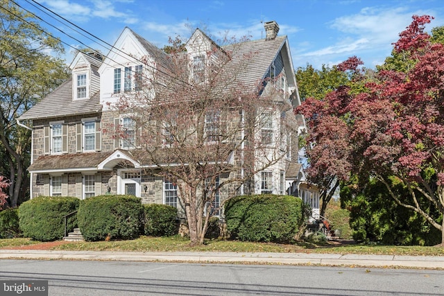 view of front of property