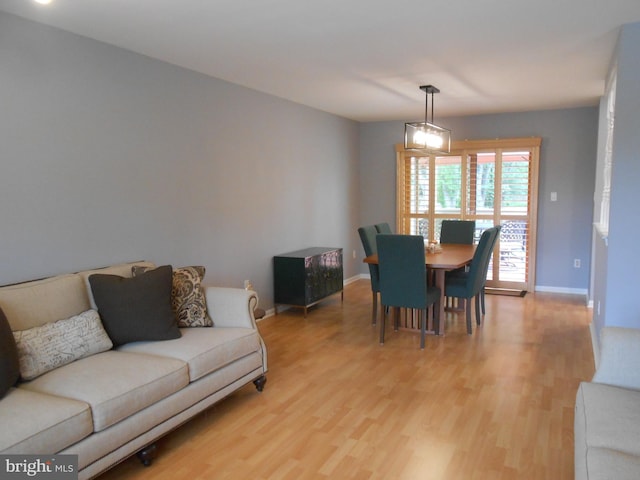 603 Bloomfield Dr, Westampton, NJ 08060 - dining area featuring light wood-style floors and baseboards
