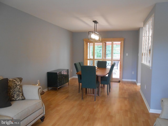 603 Bloomfield Dr, Westampton, NJ 08060 - dining space featuring light wood-style floors and baseboards