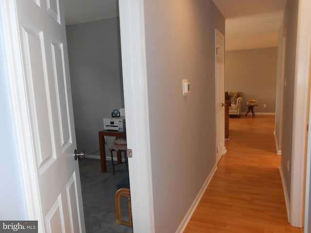 603 Bloomfield Dr, Westampton, NJ 08060 - hallway featuring light wood finished floors and baseboards