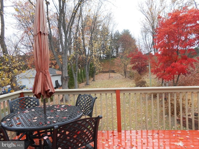 603 Bloomfield Dr, Westampton, NJ 08060 - deck featuring outdoor dining area