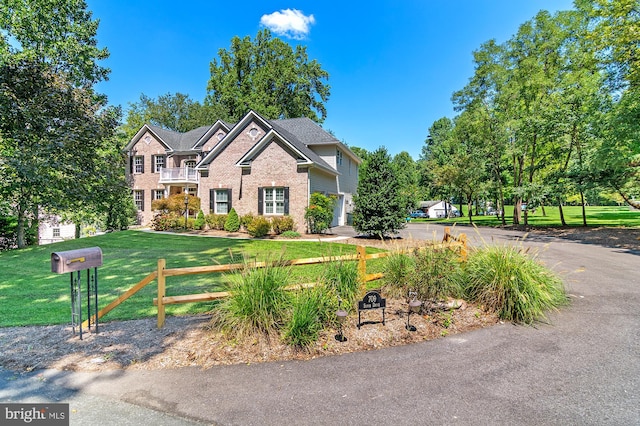 view of front of property with a front yard