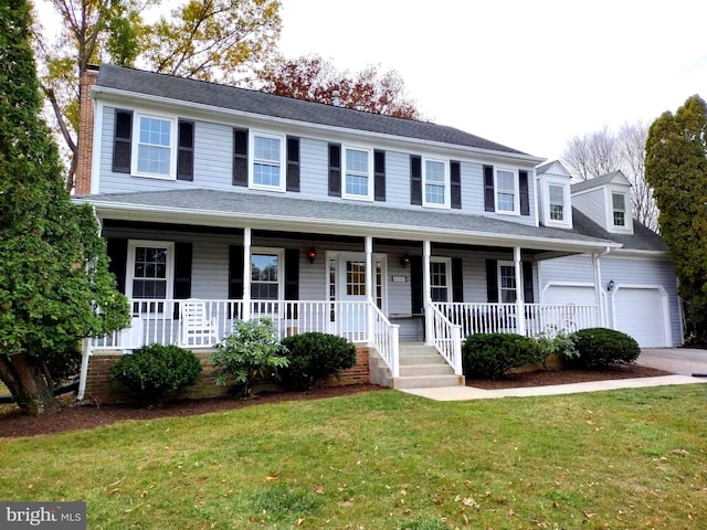 view of front of property with a front yard