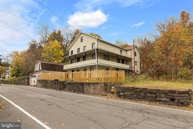 view of front of home