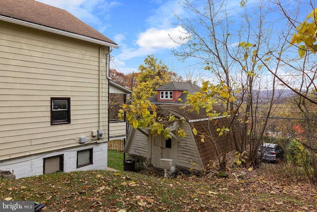 view of side of property