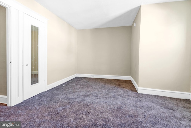 view of carpeted spare room