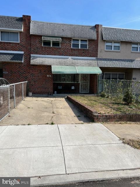 view of townhome / multi-family property