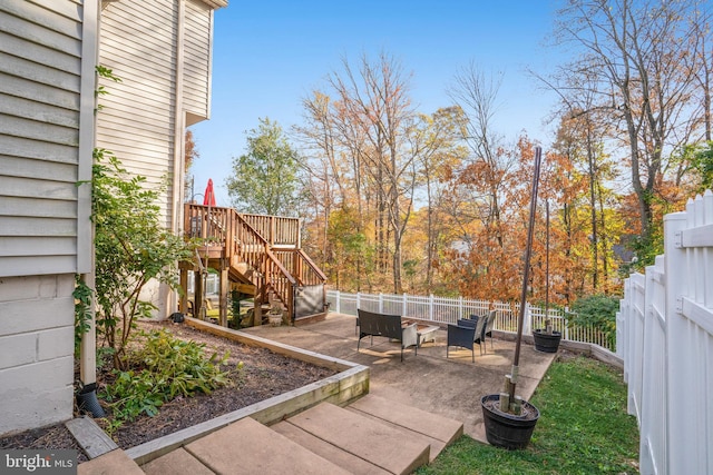 view of yard with a patio