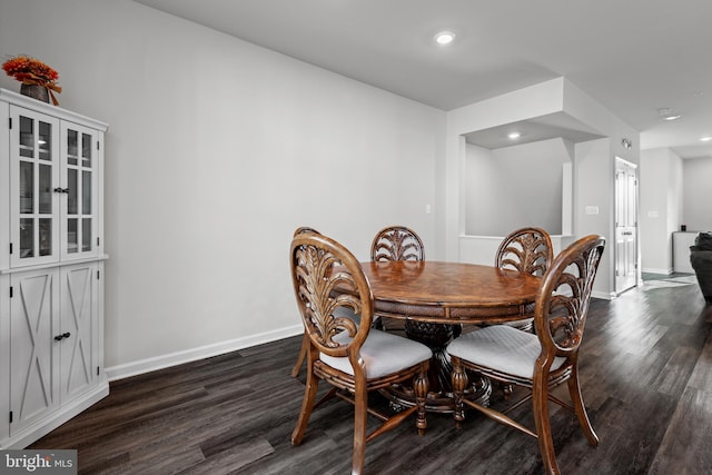 8510 Randell Ridge Rd, Frederick, MD 21704 - dining area with dark wood-style flooring, baseboards, and recessed lighting
