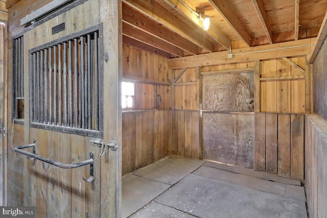 2880 Chestnut Hill Rd, Pottstown, PA 19465 - view of horse barn