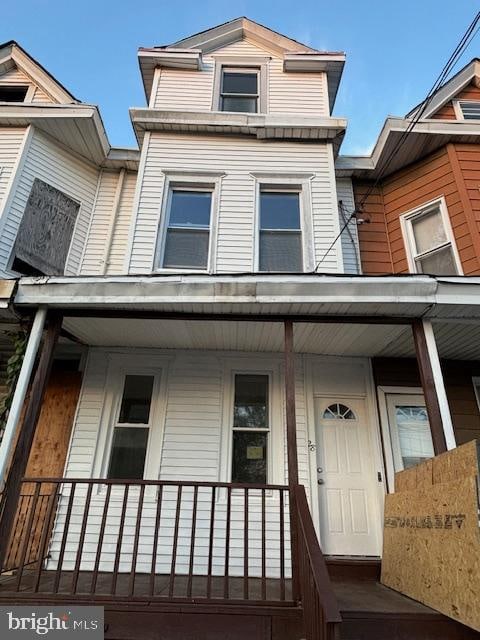 view of front of property with a porch