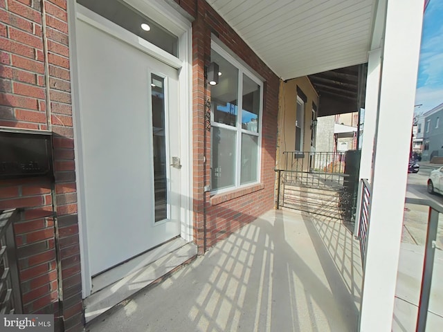 balcony featuring covered porch