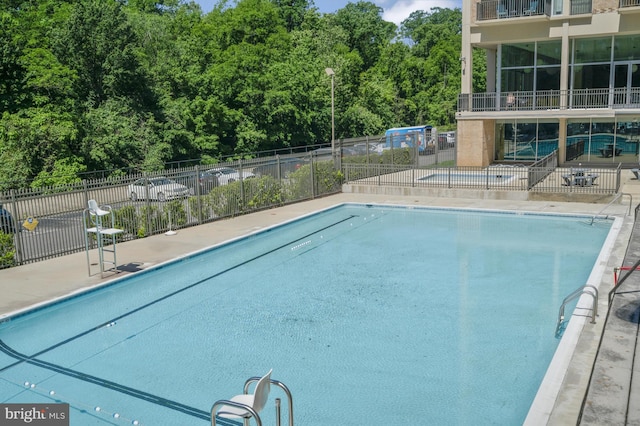 view of swimming pool