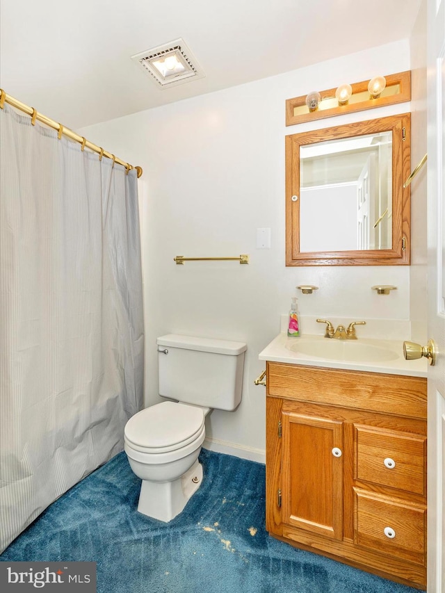 full bathroom featuring vanity, toilet, and shower / bath combo with shower curtain