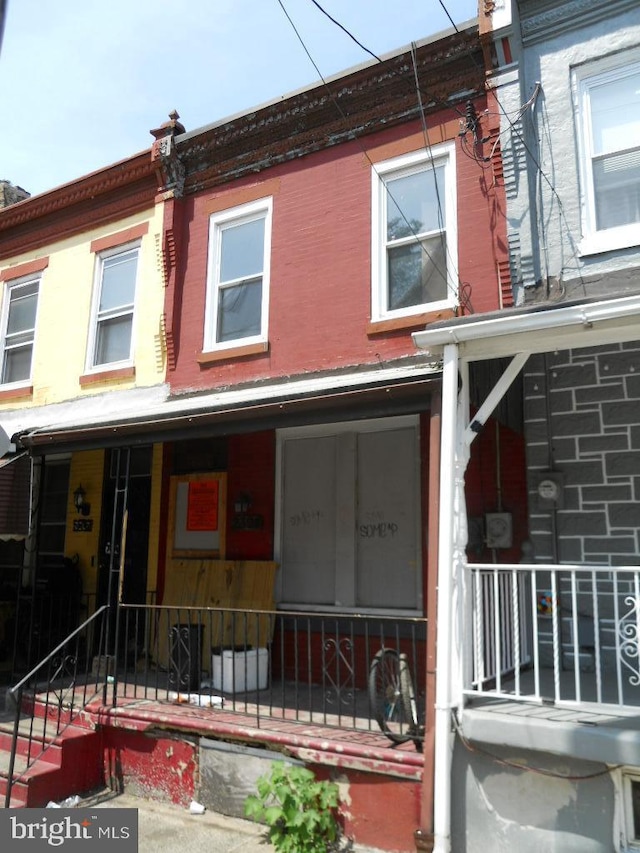 view of front of house with covered porch