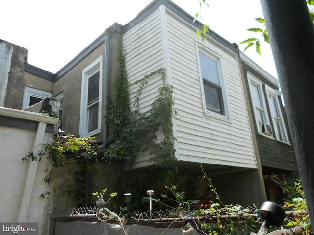 2304 N 25th St, Philadelphia, PA 19132 - view of side of home