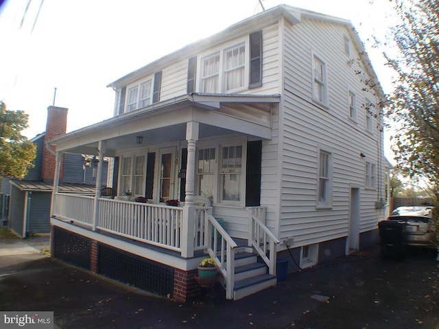 view of front of house with a porch