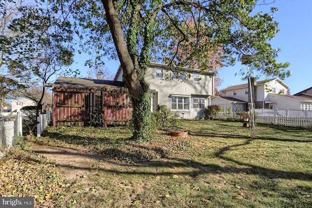 exterior space featuring a lawn