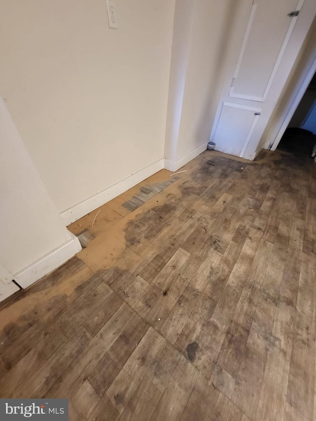 details featuring hardwood / wood-style flooring