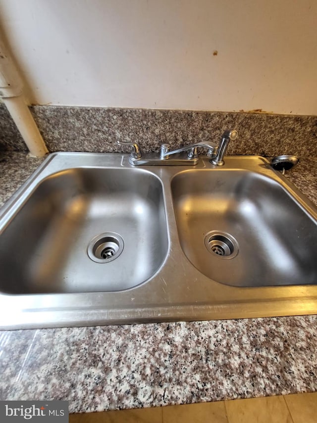 room details with sink