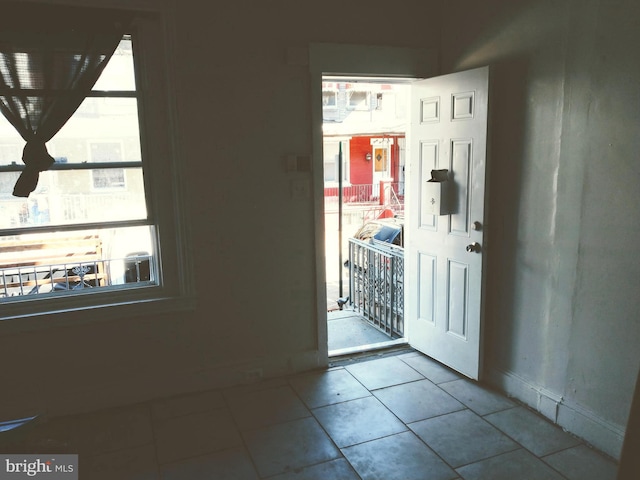 3032 N Swanson St, Philadelphia, PA 19134 - tiled foyer featuring baseboards