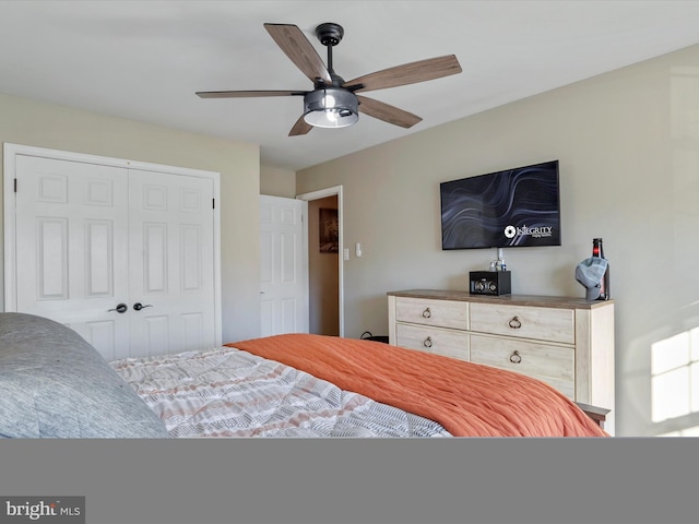 bedroom featuring a closet and ceiling fan