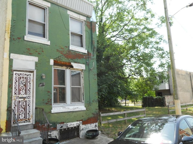 Listing photo 3 for 2411 N Marston St, Philadelphia PA 19132