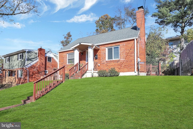 view of front of house with a front yard