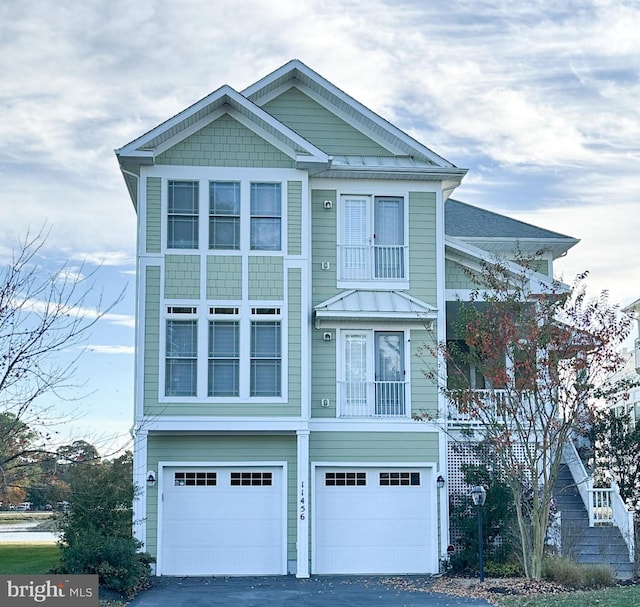 view of front facade with a garage