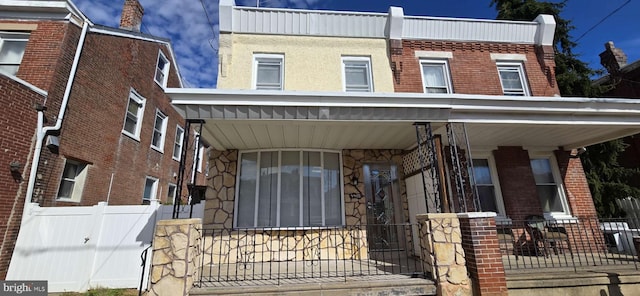 view of front of house with covered porch