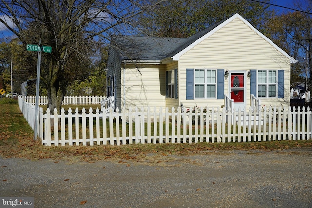 view of front of property