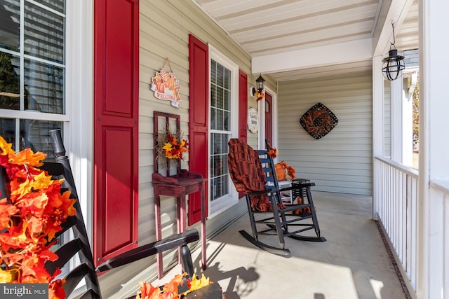 exterior space featuring a porch