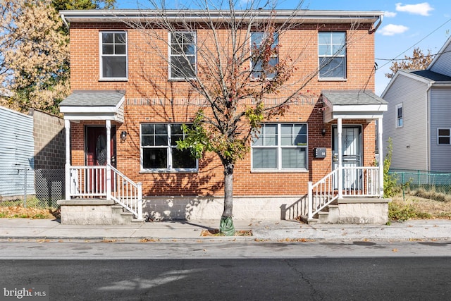 view of front of house