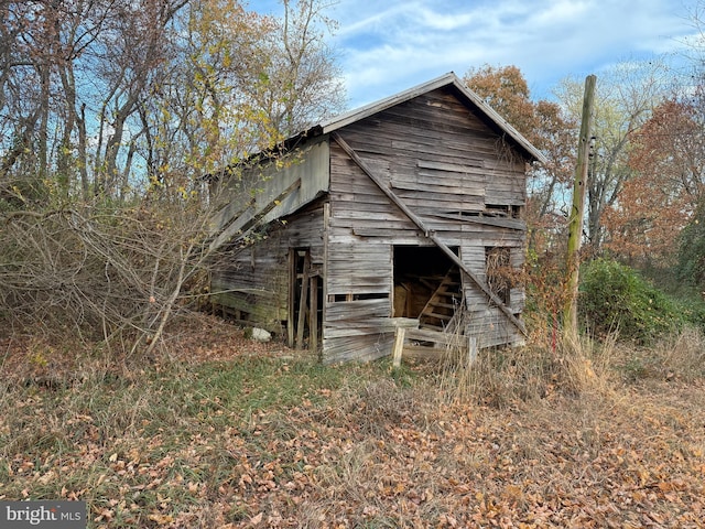 view of outbuilding