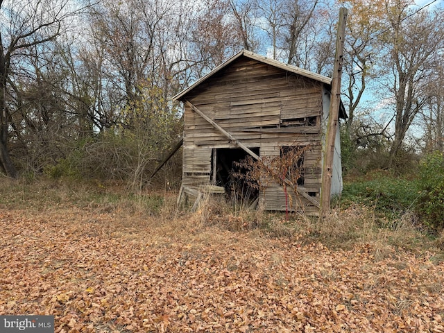 view of outdoor structure