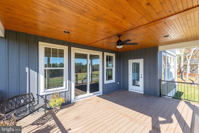 deck with ceiling fan