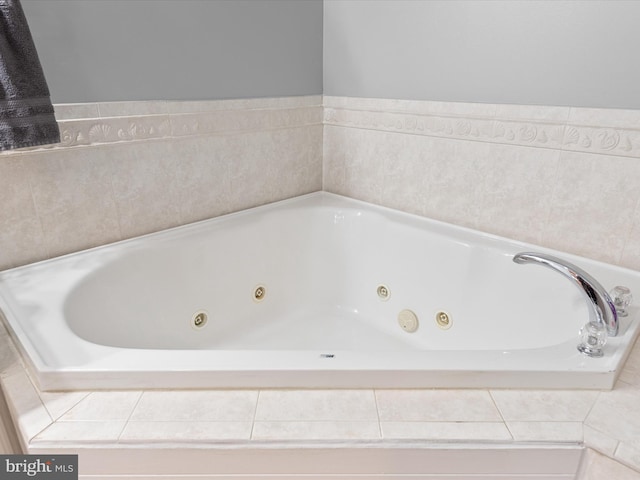 37601 Atlantic St Unit 8, Rehoboth Beach, DE 19971 - bathroom with a tub with jets