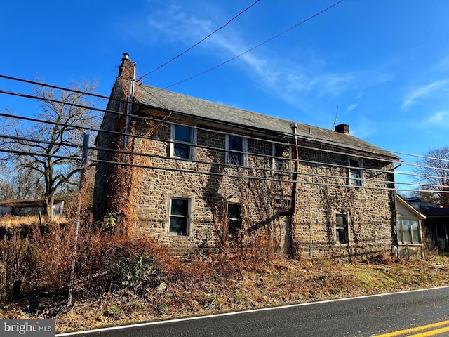 view of home's exterior