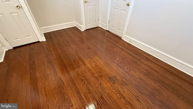 room details with hardwood / wood-style floors