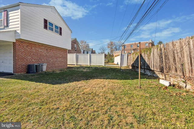 view of yard with a shed