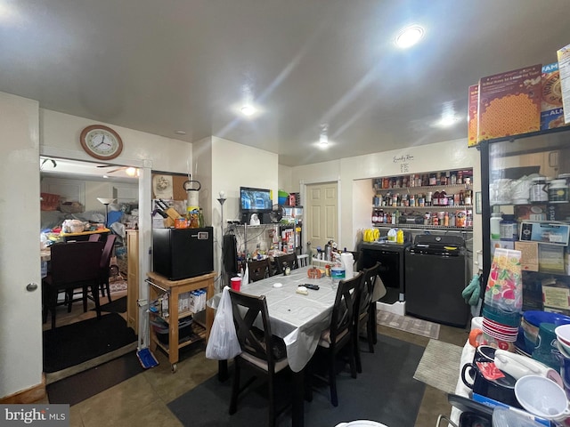 dining space with washer / dryer